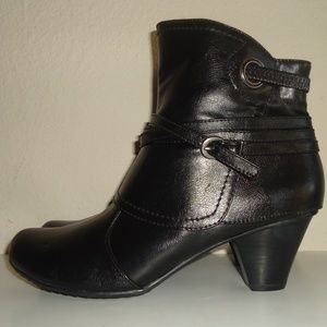 Bore Traps Women's Faux Leather Black Heels Boots Size-10M